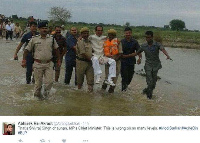 Indian Minister ridicled for flood photo
