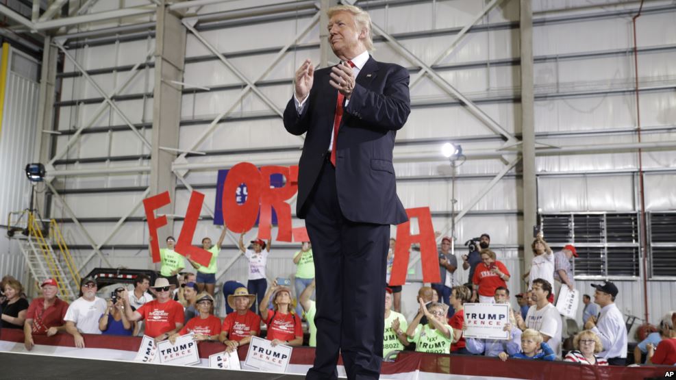 US Presidential Candidates Take Debate Critiques to Supporters