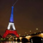 eiffel tower red white blue 690x450