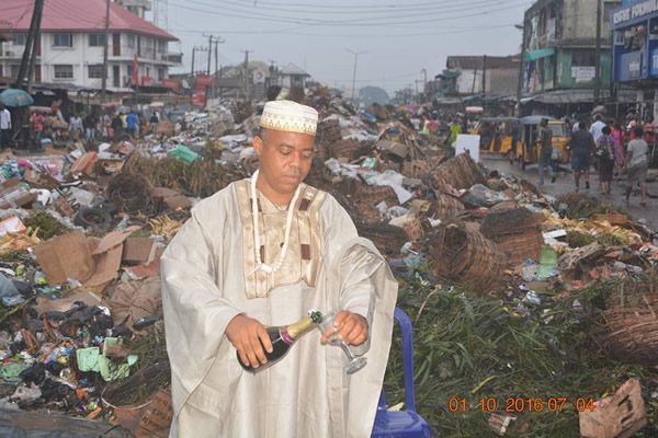 Anglican Diocese Priest Celebrates Nigerias 56th Independence day in Rubbish Dumps