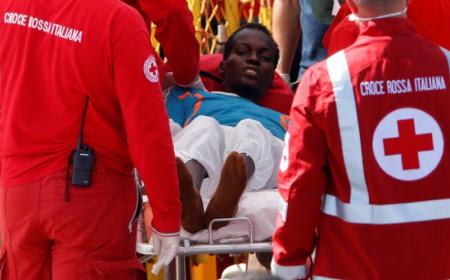 Ship carrying 200 rescued migrants docks in Sicily