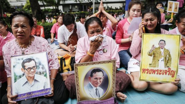 Thais mourn as king dies at 88