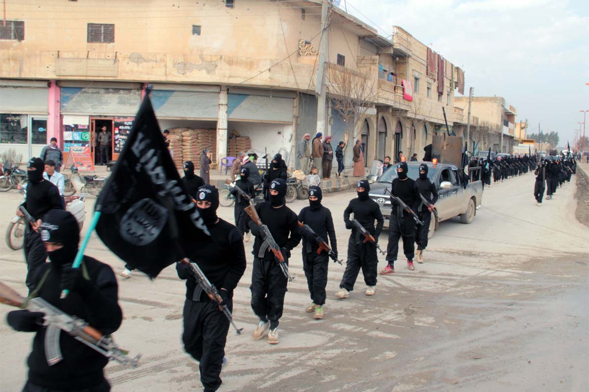 U.S. air strikes pound Libyas Sirte to oust IS militants