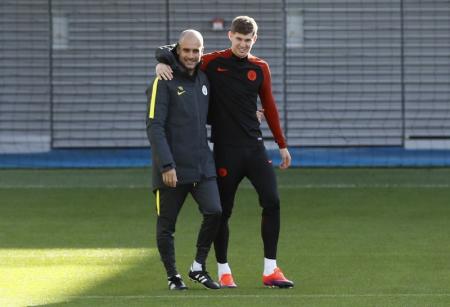 Manchester Citys Stones keen to test himself against Messi