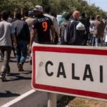 France Britain bicker over child migrants stuck in Calais