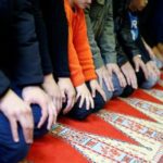 In Germany Syrians find mosques too conservative