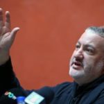 Artist Tunick to give latest nude photo an anti Trump twist