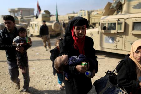 Islamic State hits back in Mosul but faces new Raqqa front