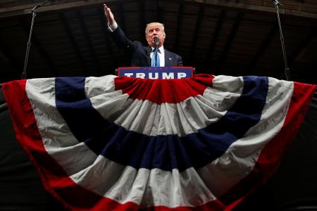 Clinton Trump take campaign fight to Ohio Pennsylvania