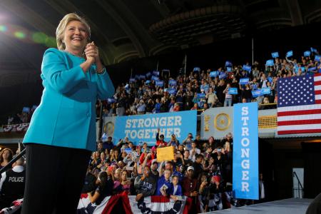 Clinton gets boost from FBI as tight White House race hits final day