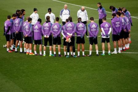 Soccer world sends condolences to Brazils Chapecoense after air crash
