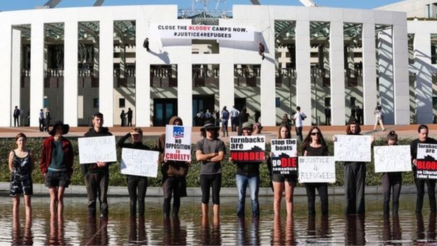 Australia parliament Second dramatic protest over asylum