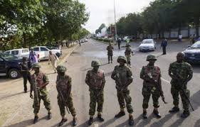 Soldiers block Niger Bridge