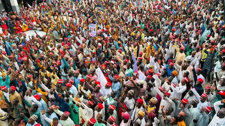 Kwankwaso welcomes APC defectors to Kano ahead of 2027 3 1785696857370